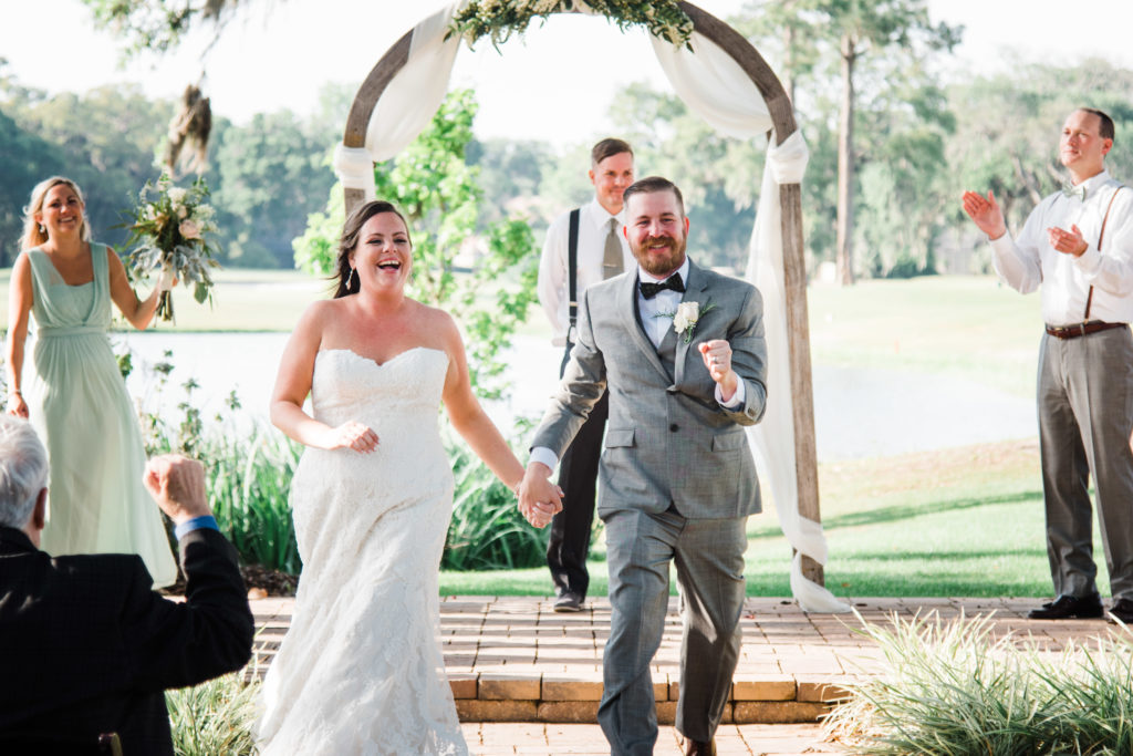 wedding ceremony Queen's Harbour country club in Jacksonville Florida Photography by Chabeli Woolsey Black Tie & Co www.btcweddings.com