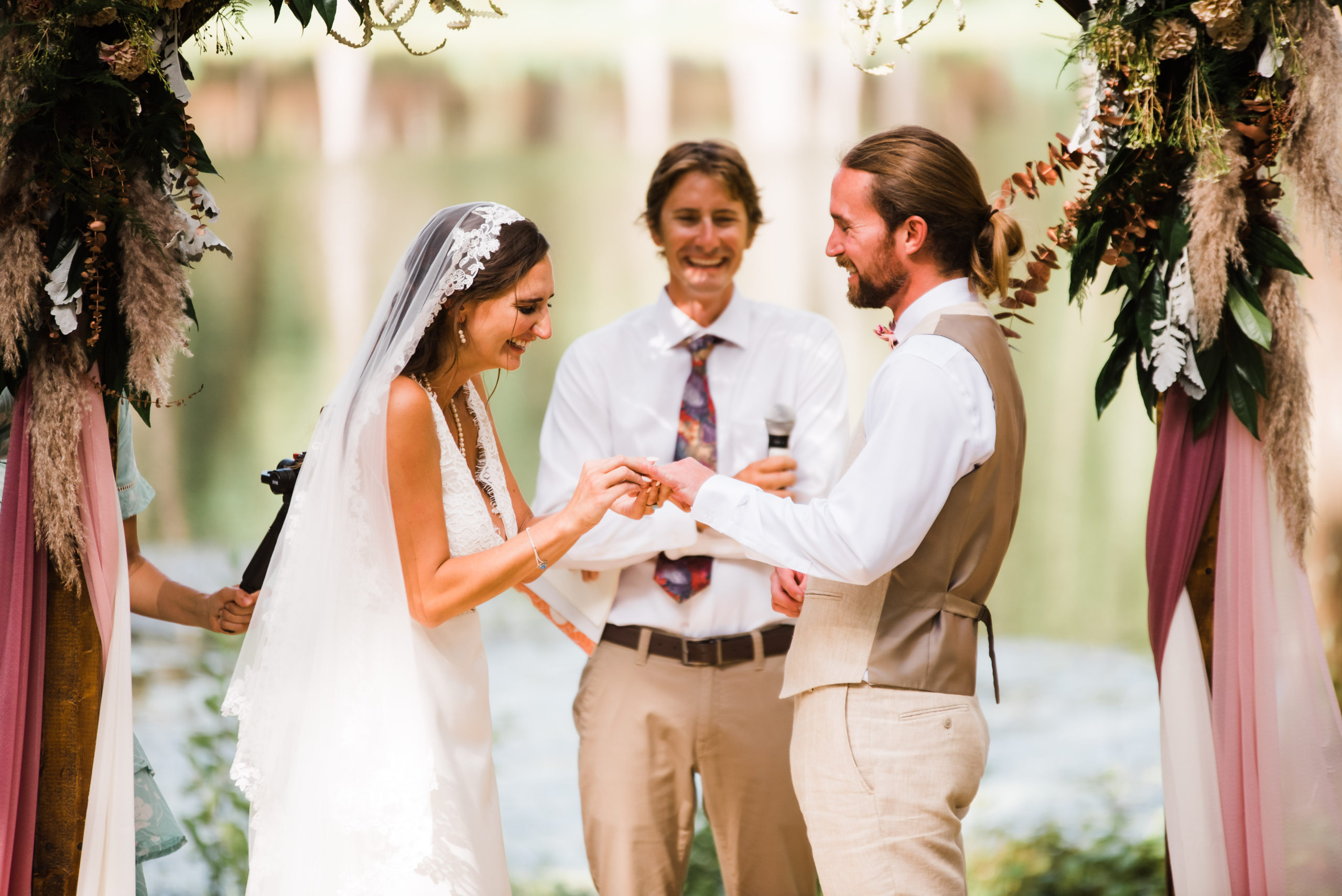 Wedding Ceremony at Rees Lake Spirit of the Suwannee, Live Oak Florida, Black Tie and Co.