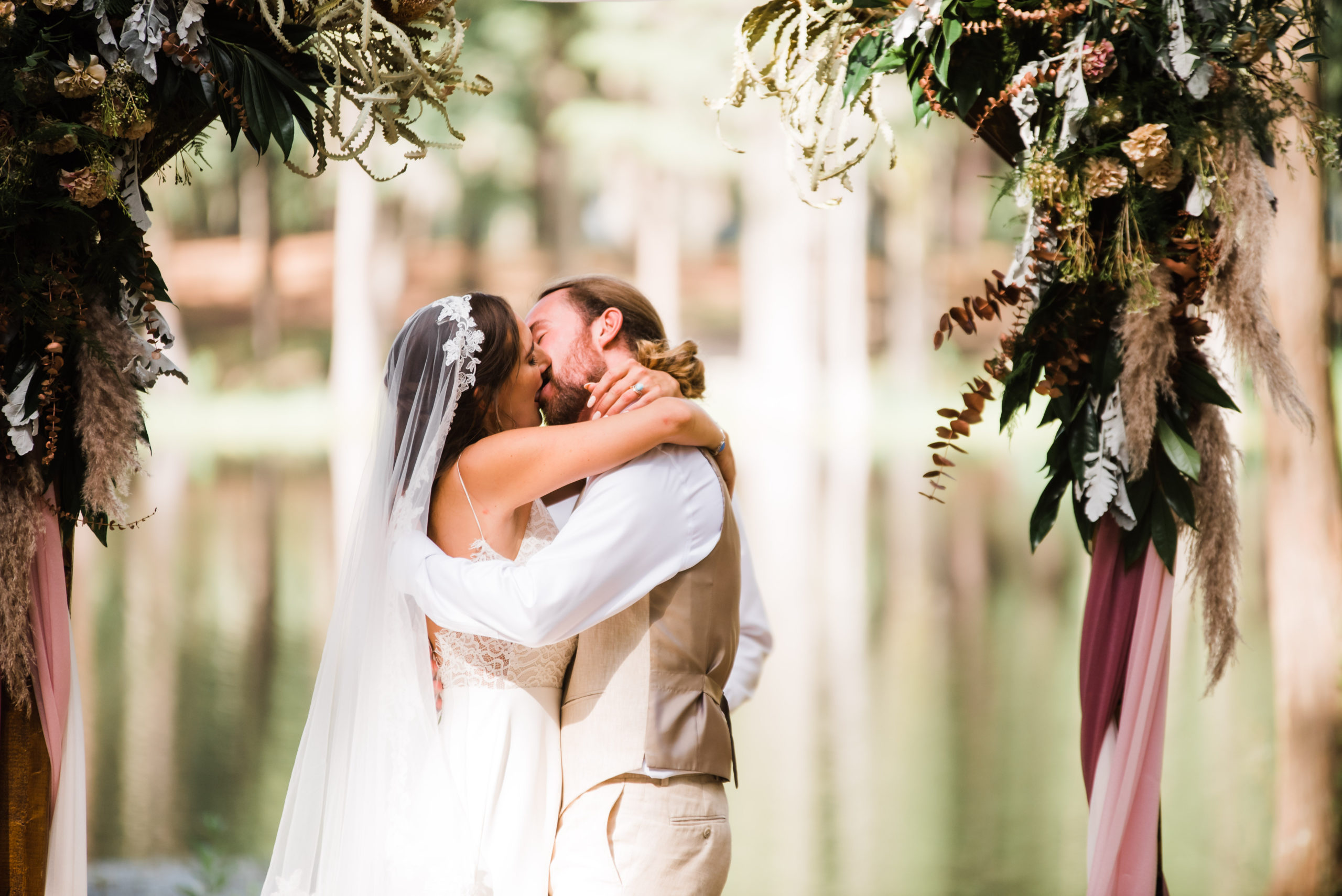 Wedding Ceremony at Rees Lake Spirit of the Suwannee, Live Oak Florida, Black Tie and Co.