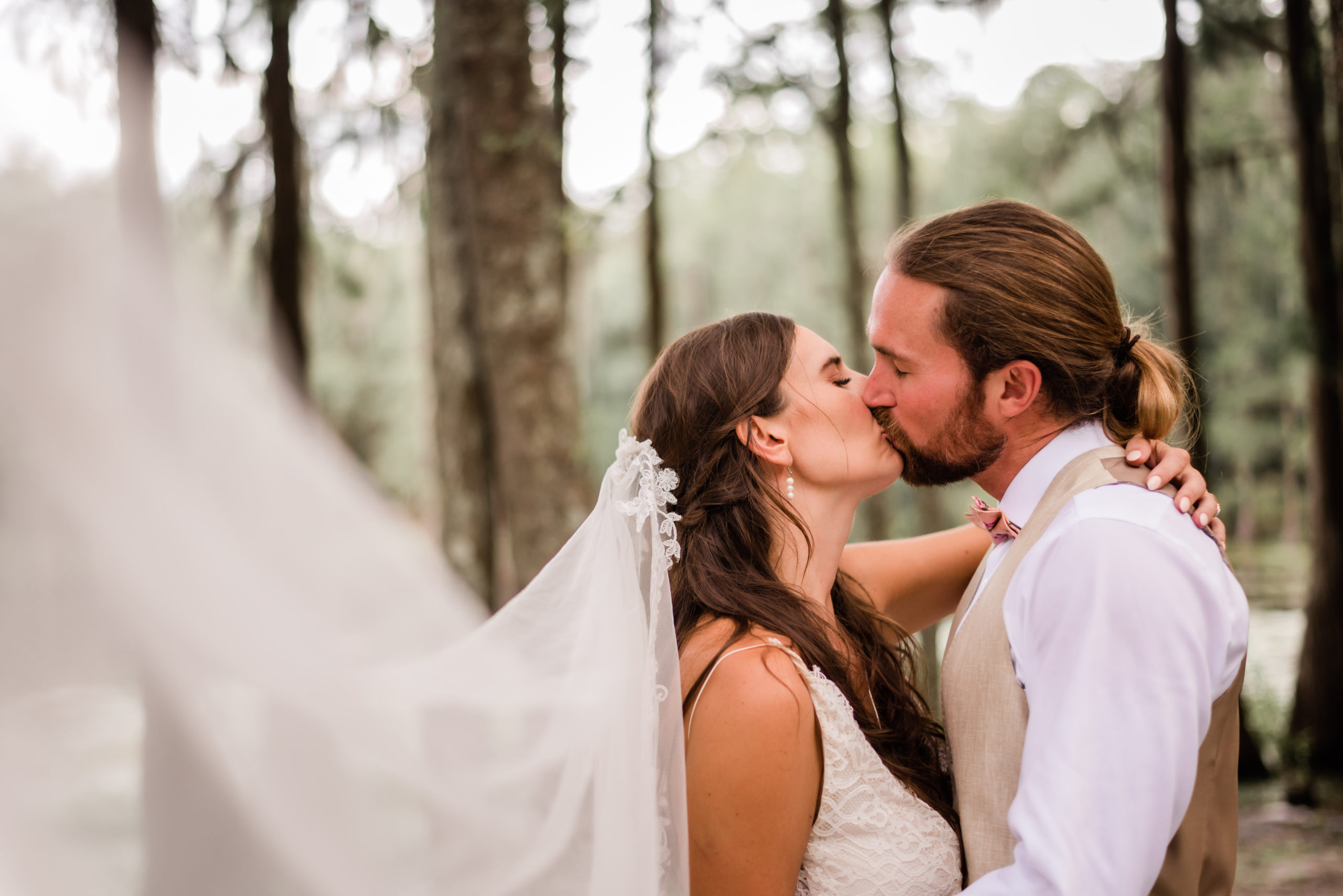 Bride and Groom photos at Spirit of the Suwannee wedding, Live Oak Florida, Black Tie and Co.