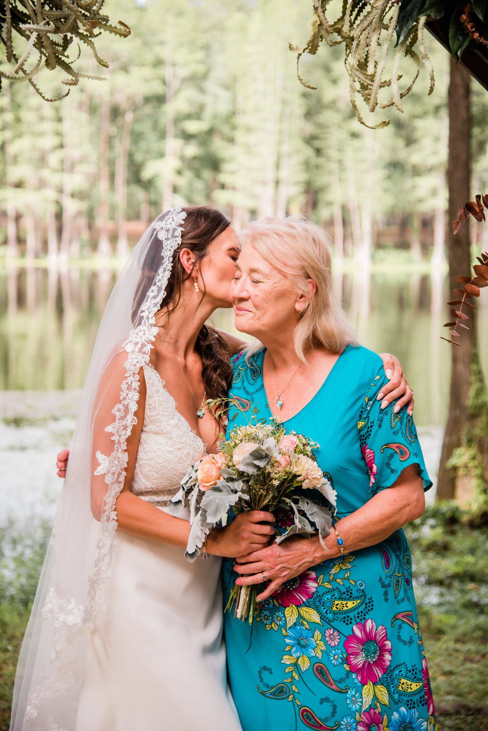 Wedding Ceremony at Rees Lake Spirit of the Suwannee, Live Oak Florida, Black Tie and Co.