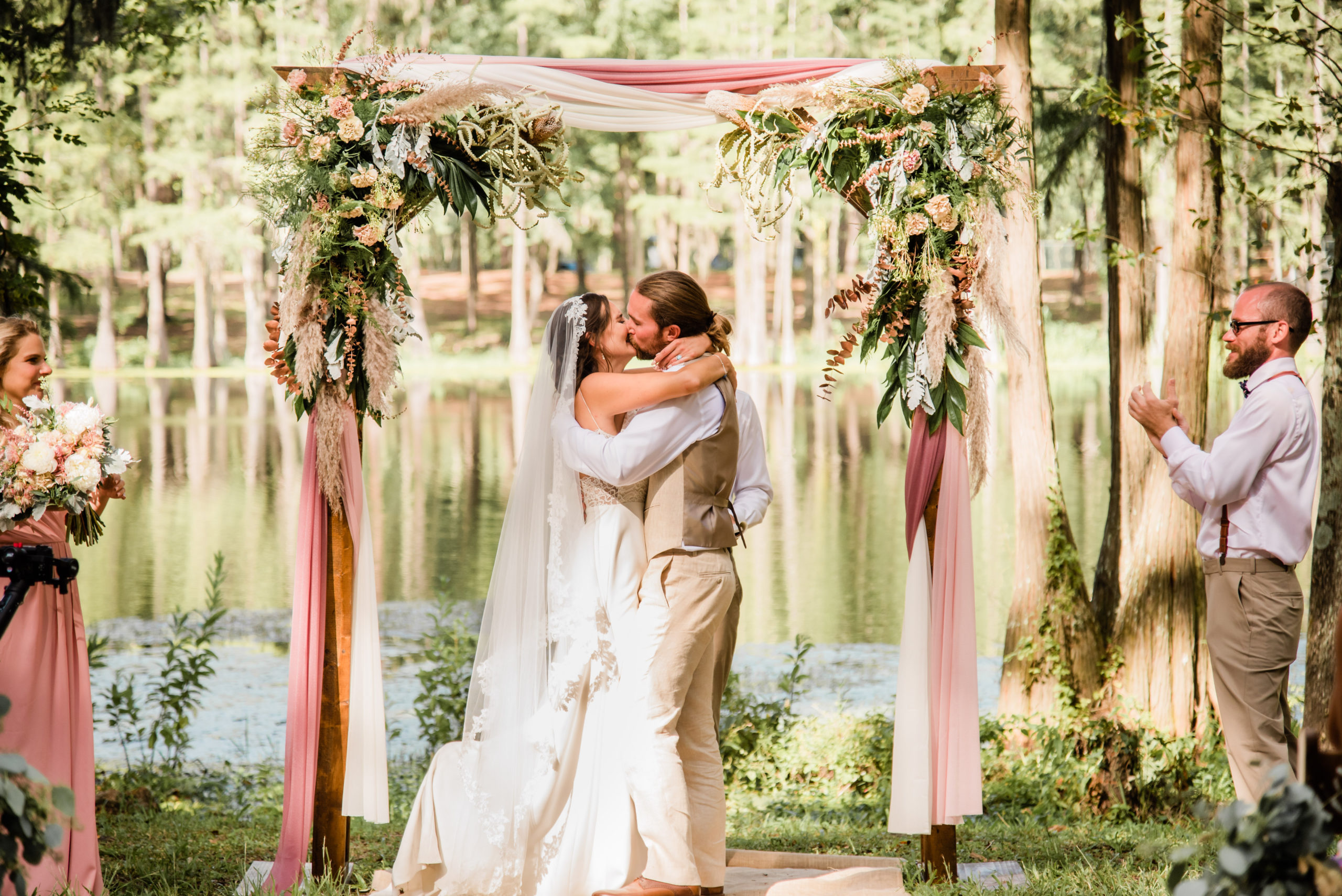 Wedding Ceremony at Rees Lake Spirit of the Suwannee, Live Oak Florida, Black Tie and Co.